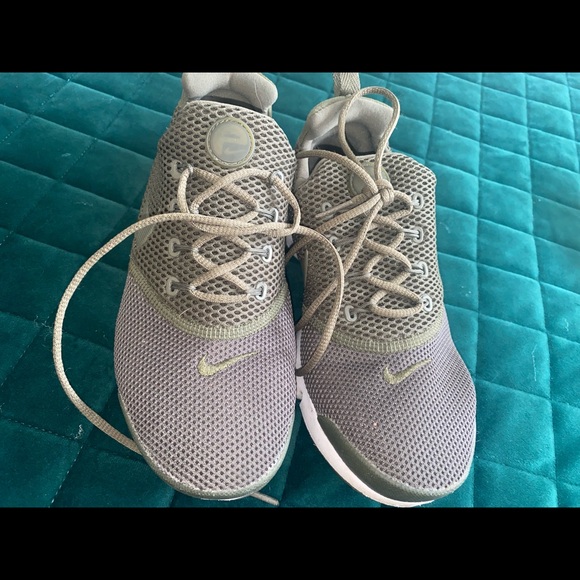 Nike Shoes - Picture 2 of 7
